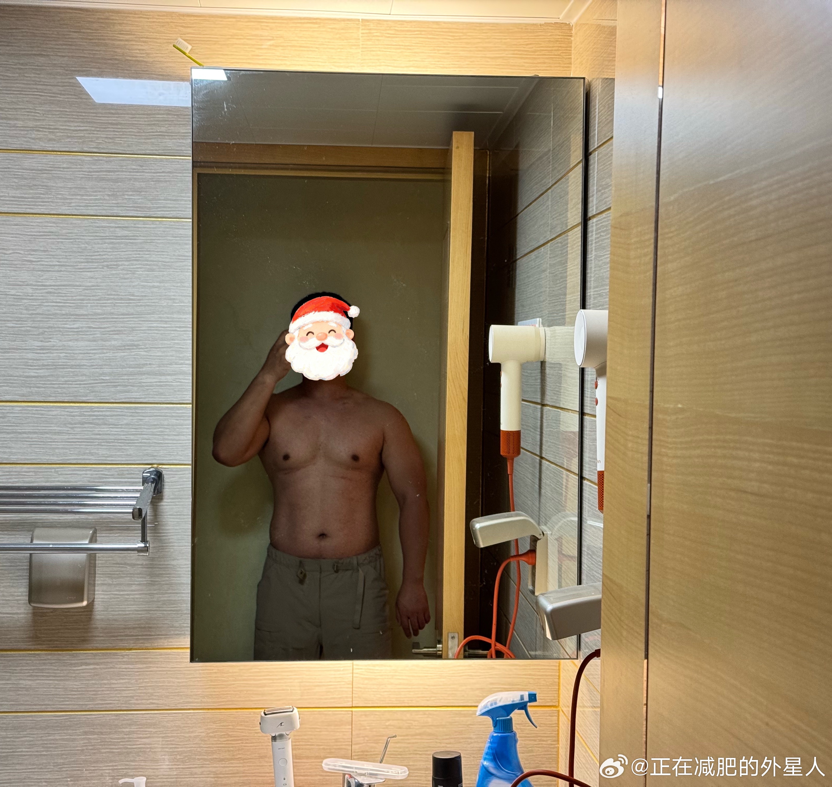 最近好忙，饭也不好吃，睡也睡不好。[微笑] ​​​