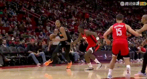 恐怖如斯——文班3分线强推、隔扣卡佩拉！
图1：这球太霸气了，有几个中锋能这样玩