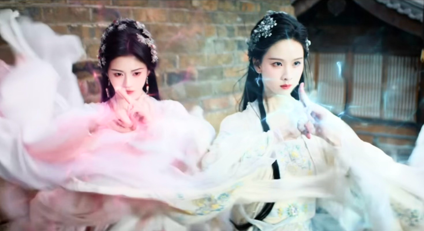 姐妹俩一同框美的哟…露芜衣雾妄言同框如此美 雾妄言接住露芜衣这一下