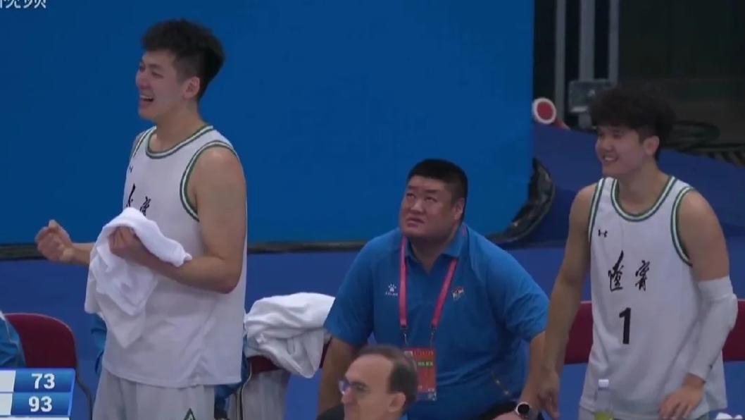 年轻不留遗憾，辽宁U22男篮尹椿文登场得分！
在五六名排位赛上，最后时刻大比分落