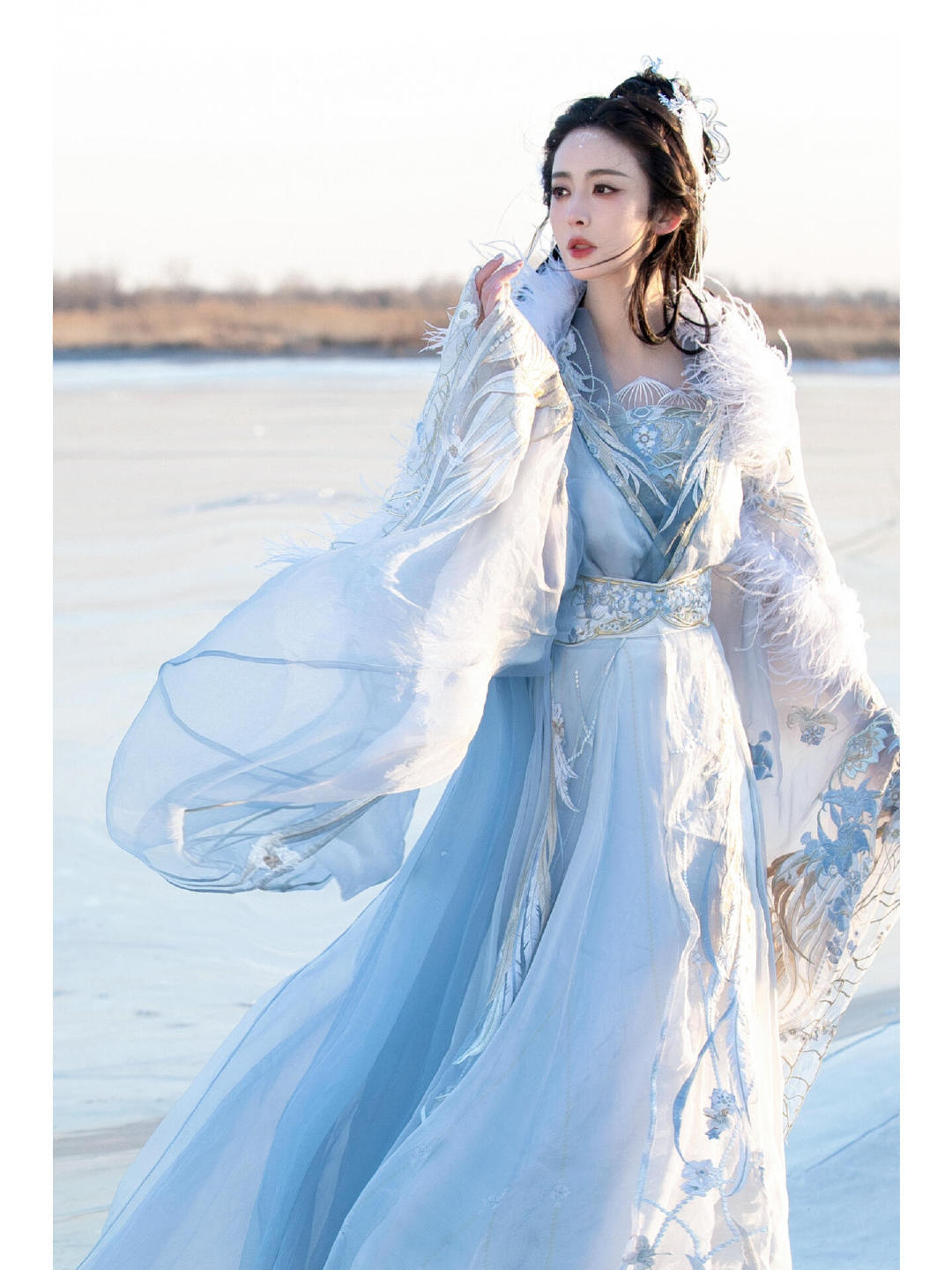 #娜扎赴山海古装妆造#我咧个豆啊，怎么会有人直接长成这个样子！“翩若惊鸿”在娜扎