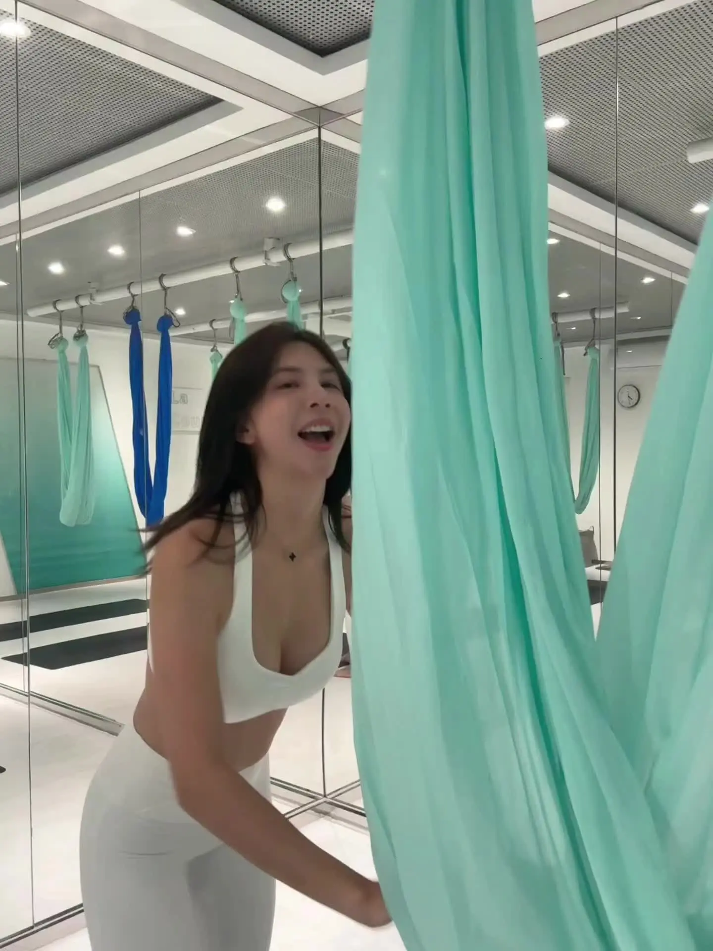 这个在天宫当飞仙有什么区别 空中瑜伽