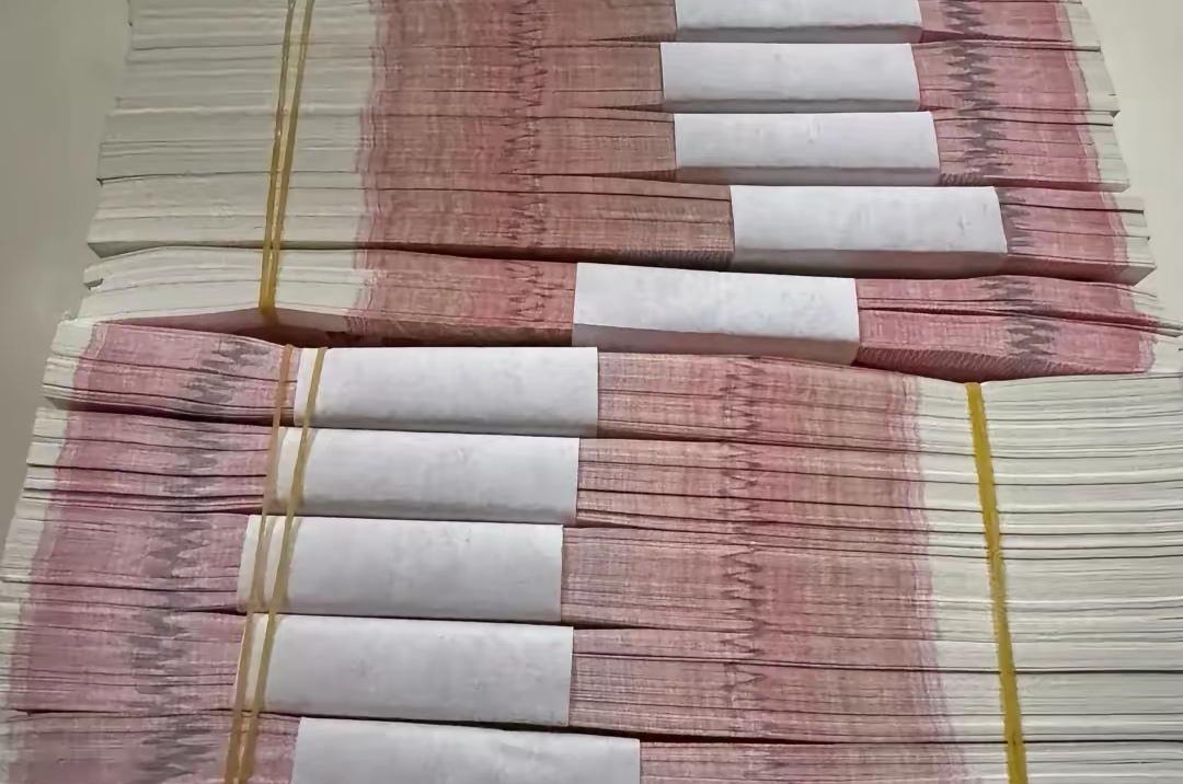 网贷已经变成了收割普通人的陷阱！

如今网贷广告无孔不入，短视频、APP弹窗随处
