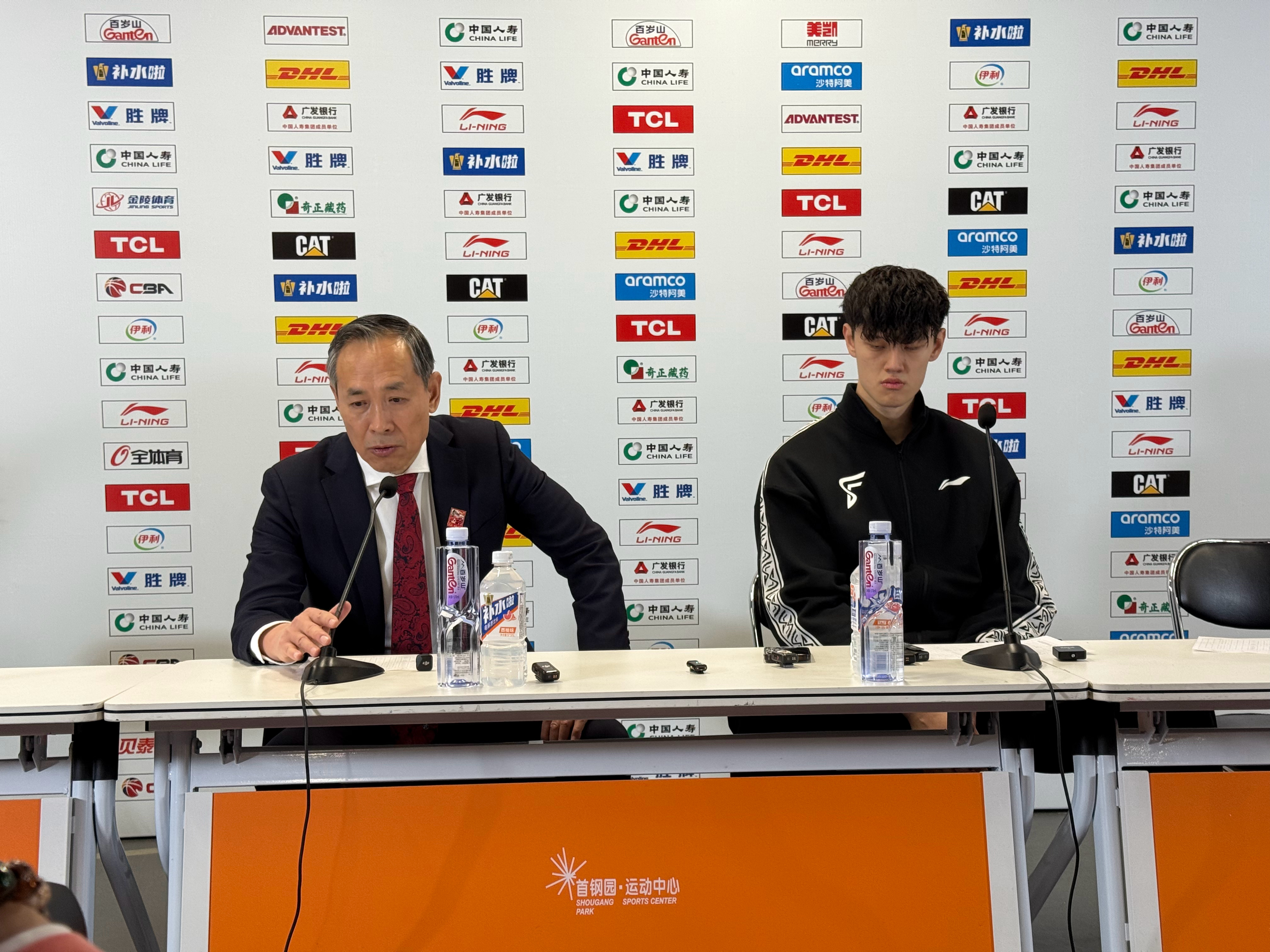 许利民指导赛后：大比分没想到，对方外援受伤、徐杰又伤了，本场比赛不是对方的真实水