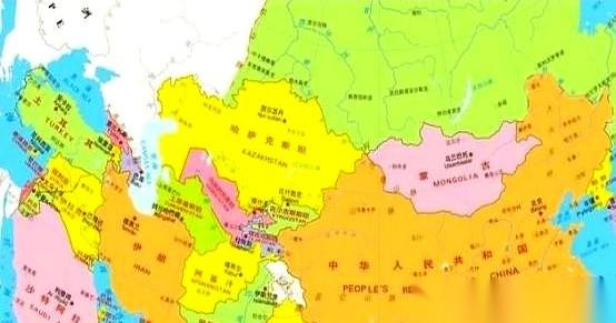 苏联当年大笔一挥，把自家120万平方公里的土地划给了哈萨克斯坦。这可不是出于大方