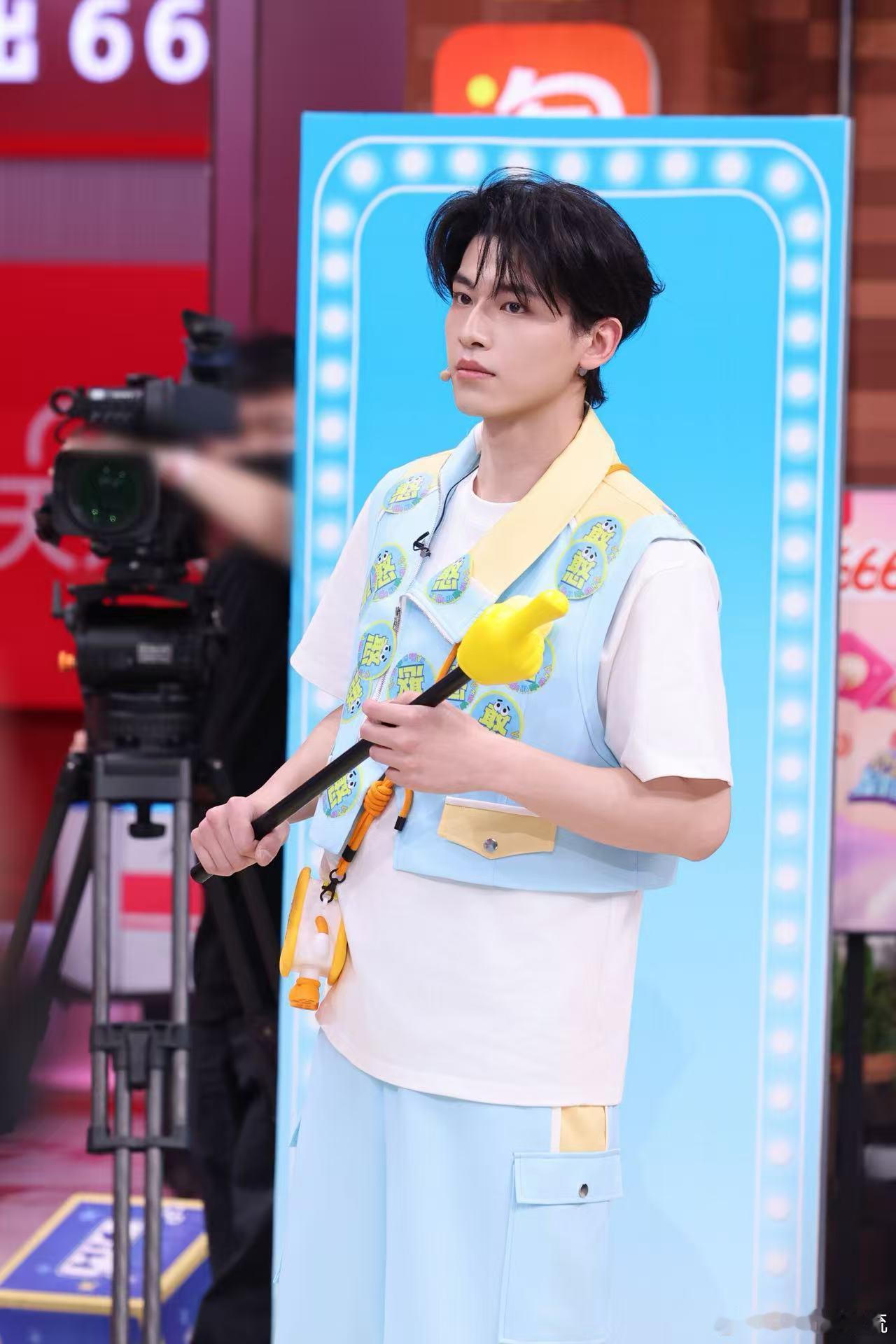 辛云来聪明真的可以演出来很难把综艺里手足无措频频失误的他，和剧里头脑灵光的人物联