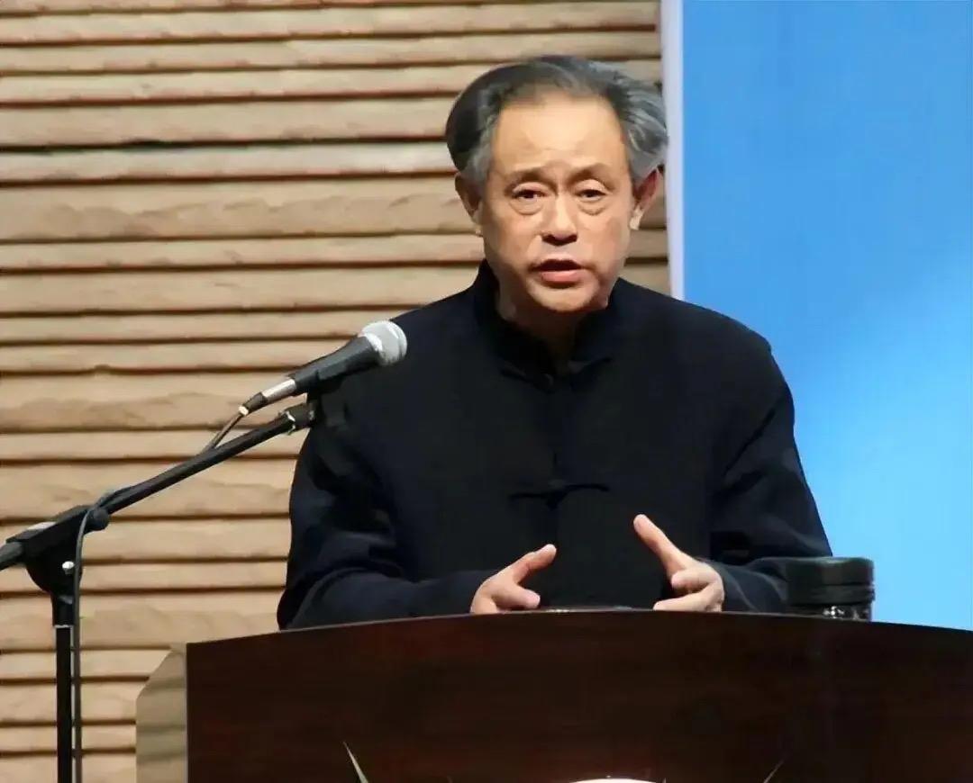 案件发展到现在这个地步，不论如何，徐湖平都撇不清，难脱其罪了，最主要的原因是他坐