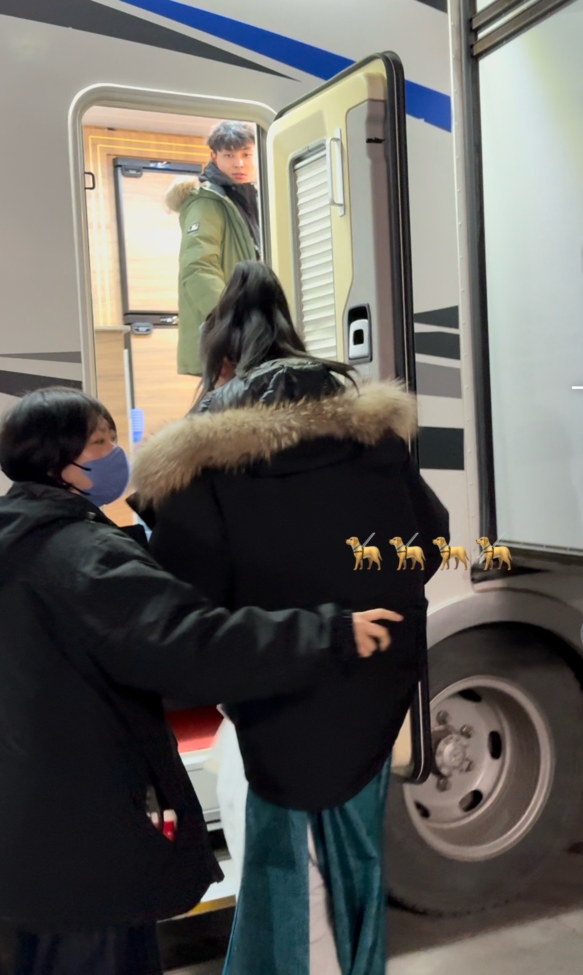 谈彩礼去了 