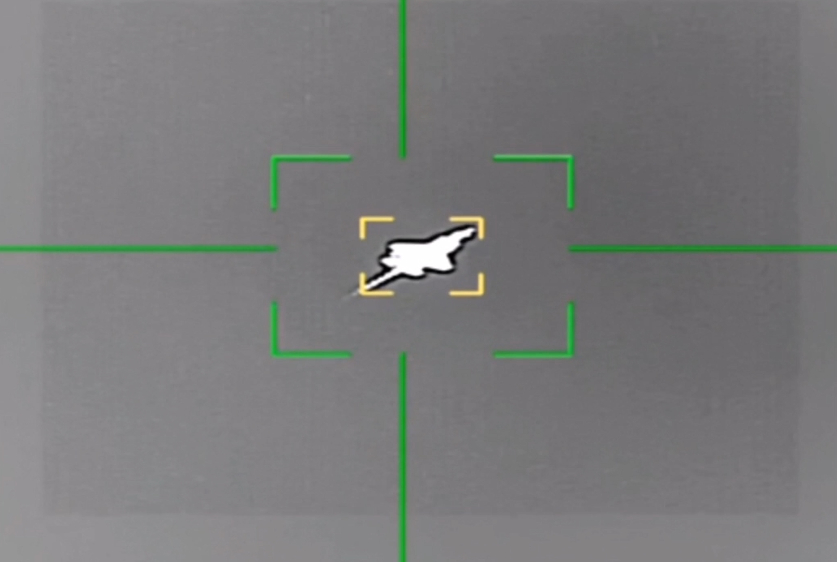🔻被伊朗光电地导锁定并且打中的美国 F-35。🔻伊朗人的光电地导都能锁你，还