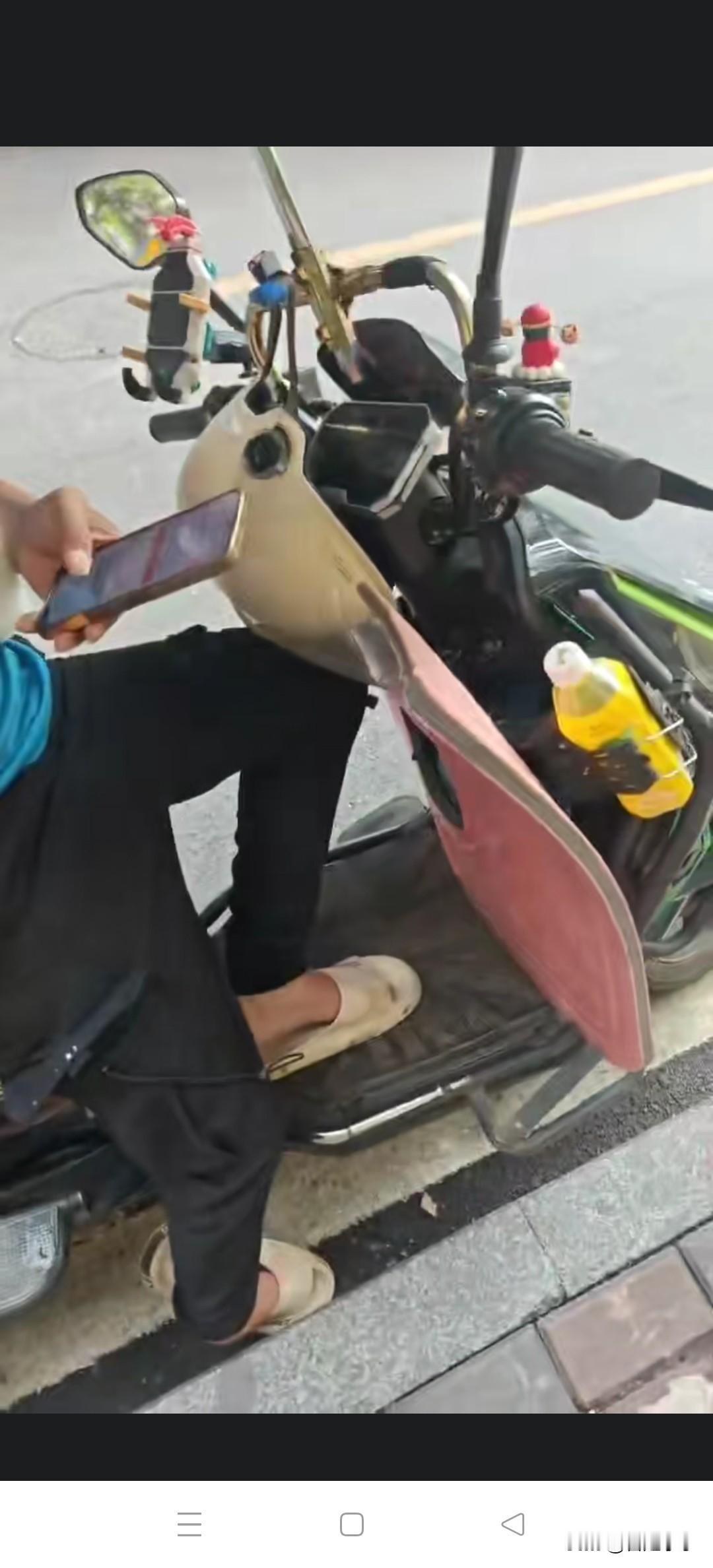 14块5毛6的顺丰同城单。顺丰同城的小哥等这个单等了几个钟头。现在钱真的这么难挣