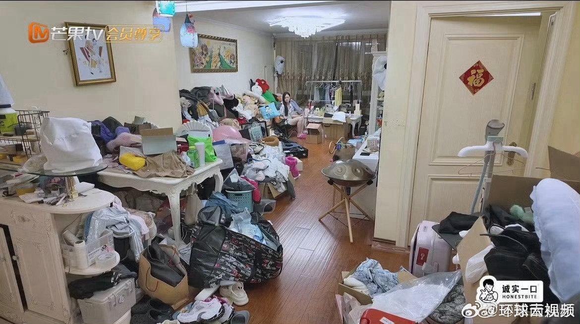 想看管乐去陈瑶家我家那闺女看完陈瑶的家狠狠羡慕，收纳能力满分，房间干净利落。再回