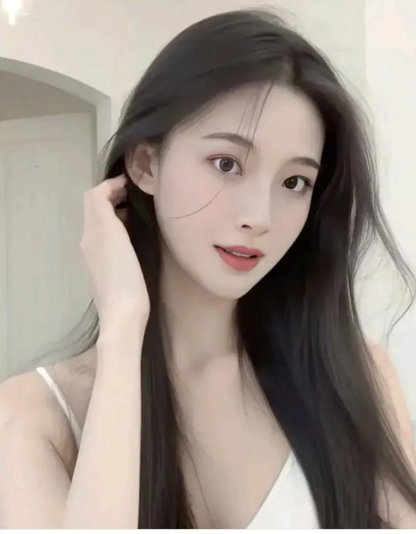 她的故事，或许有些难以启齿。她说，自己从未谈过恋爱，但已不是处女。在这个看似矛盾