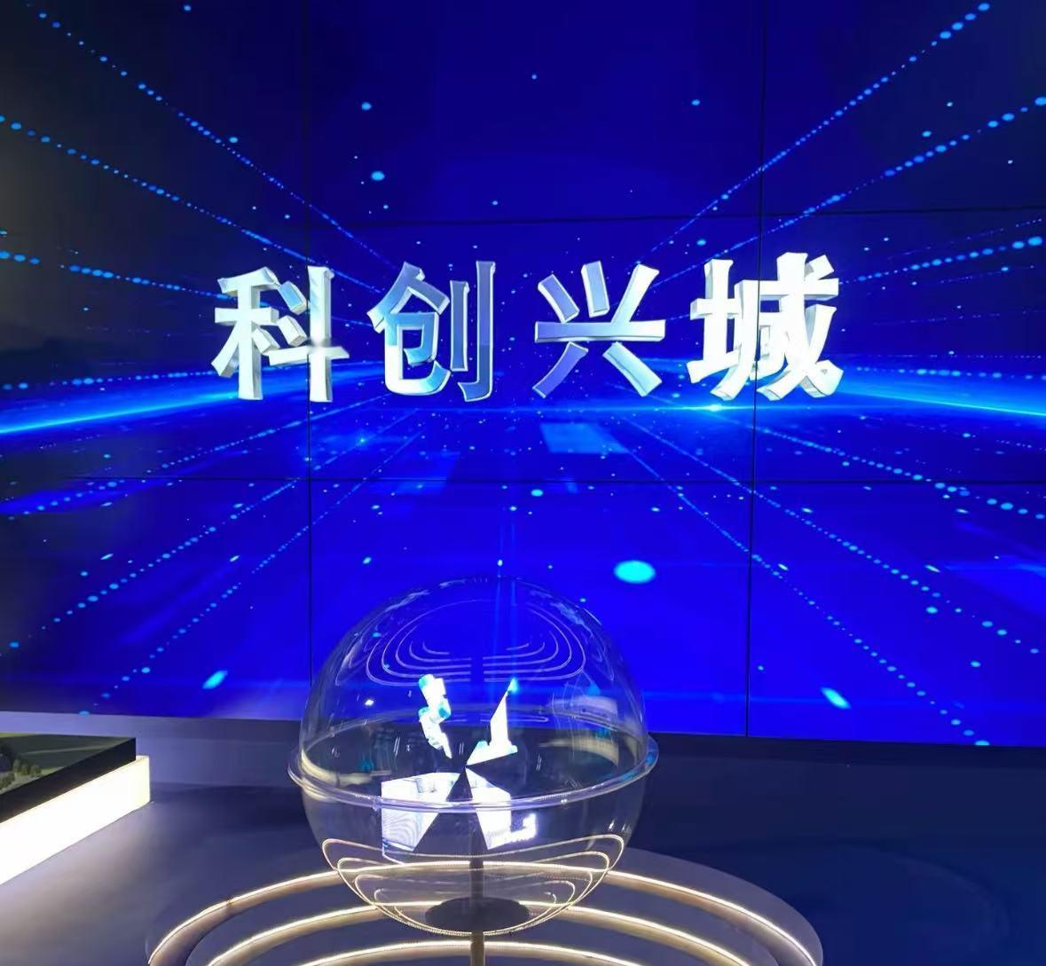 【在上海为时代黑马备好登顶之鞍】上海，正以全球化视野与精细化服务，为创新“黑马”