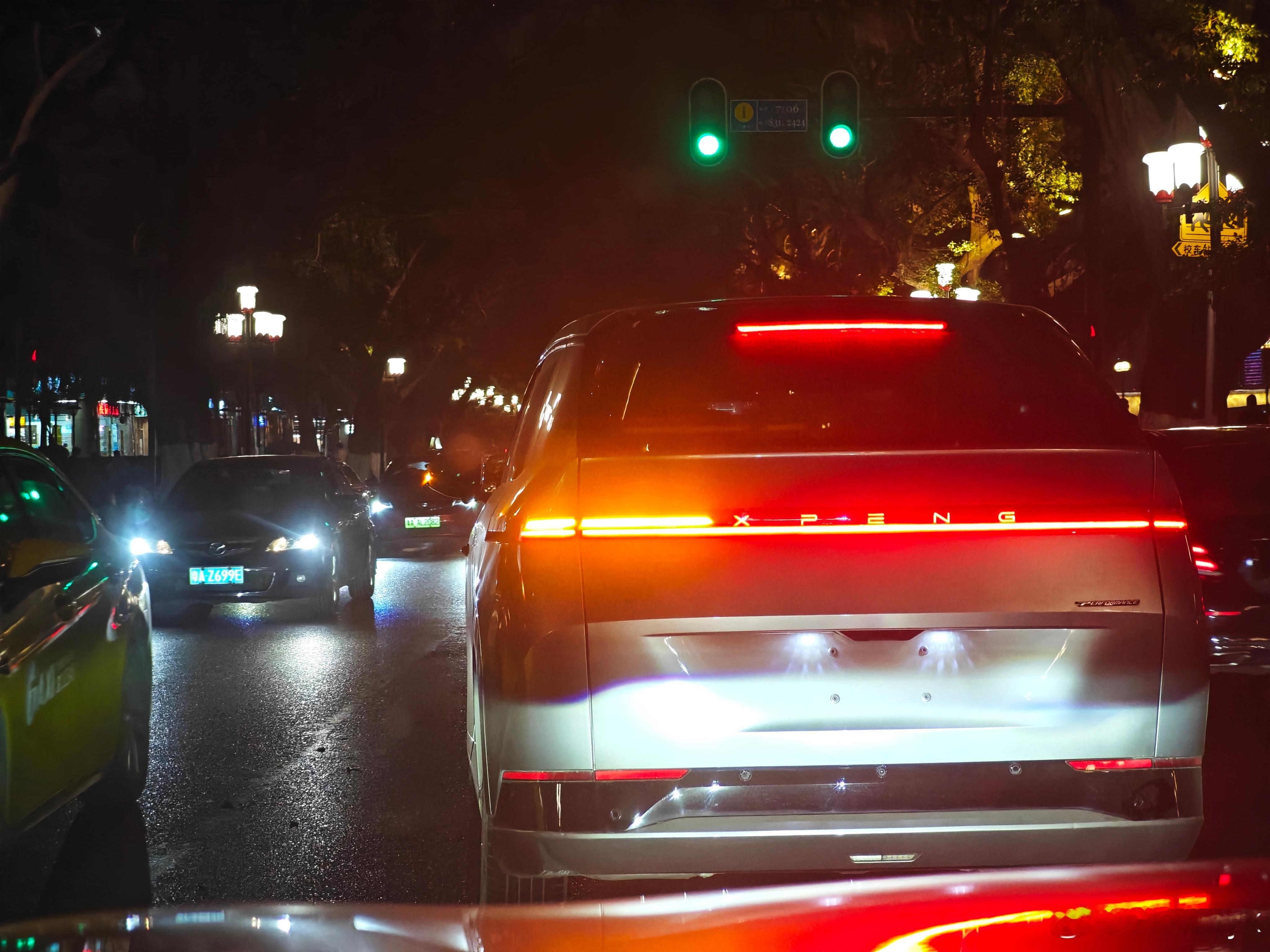 不知道是不是因为 小鹏推出行业唯一5年0息0首付政策 我今天在路上至少看到了八台