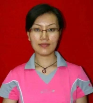 张铁生蹲了十五年大牢。他媳妇董礼平等了十五年。她是沈阳农业大学的讲师，两人是同窗