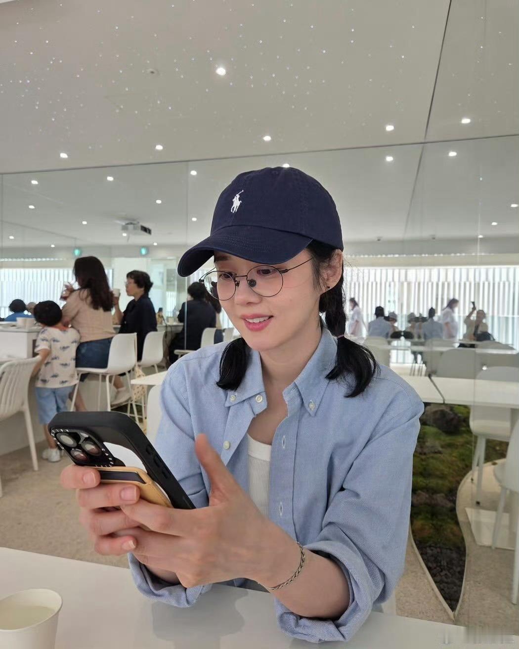44岁的张娜拉原生脸果然抗老啊 ​​​