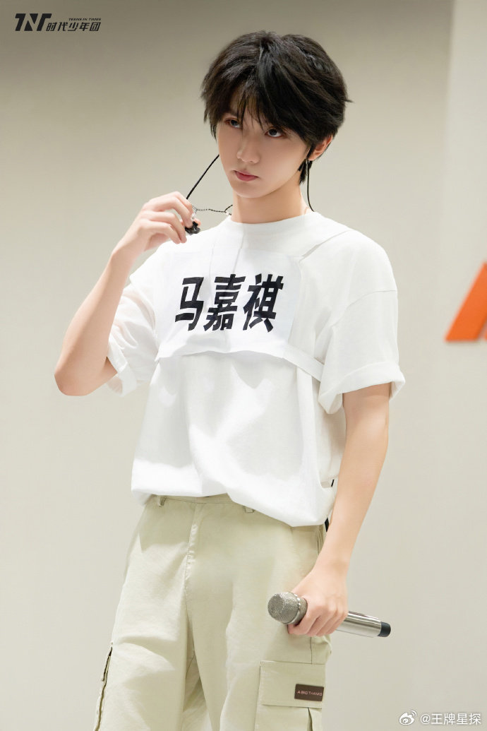 时代少年团马嘉祺、丁程鑫、宋亚轩、刘耀文、张真源、严浩翔、贺峻霖排练照，哥几个七
