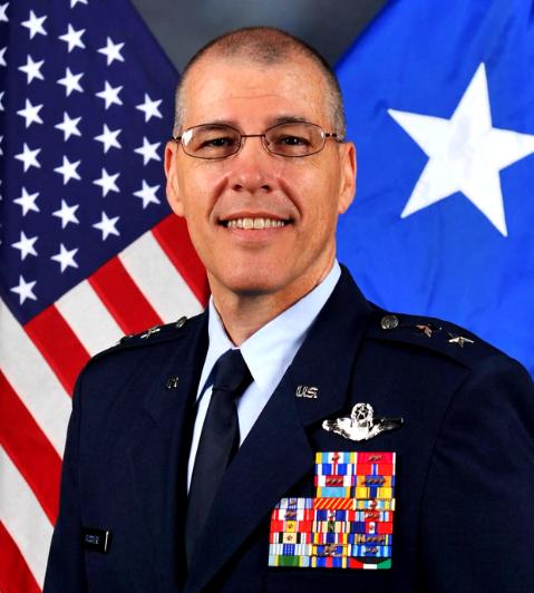 美国空军退役外务官吉莱斯声称，美国要让中国对台湾任何武力的行为付出惨重代价。8月