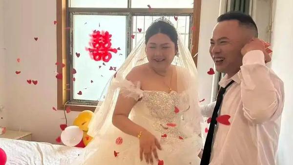 【别再被天价彩礼和繁琐流程“割韭菜”了！湖南岳阳这对新人，给所有备婚情侣上了一课