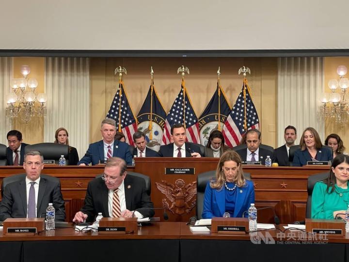 美国众议院出台阴狠法案，扬言一旦我方武力收台，就曝光国内精英全部在美资产，妄图以