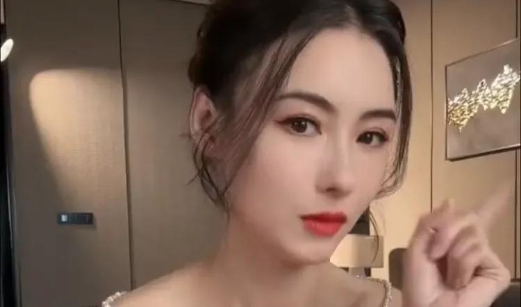 格局和责任这一块，这个女人就赢了[赞]好希望他们两个复合，实在太般配了，两个人的