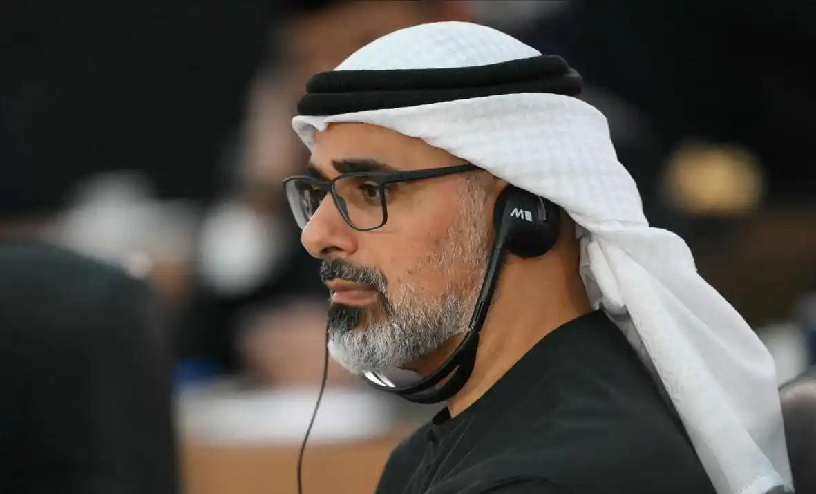 阿联酋服软了！
4月15日，据中东媒体透露，阿联酋副总统曼苏尔同伊朗议会议长卡利