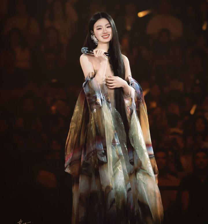 我问我老公
为什么现在的音乐人这么执着于版权啊？唱他歌的人多了，不是更利于传播吗