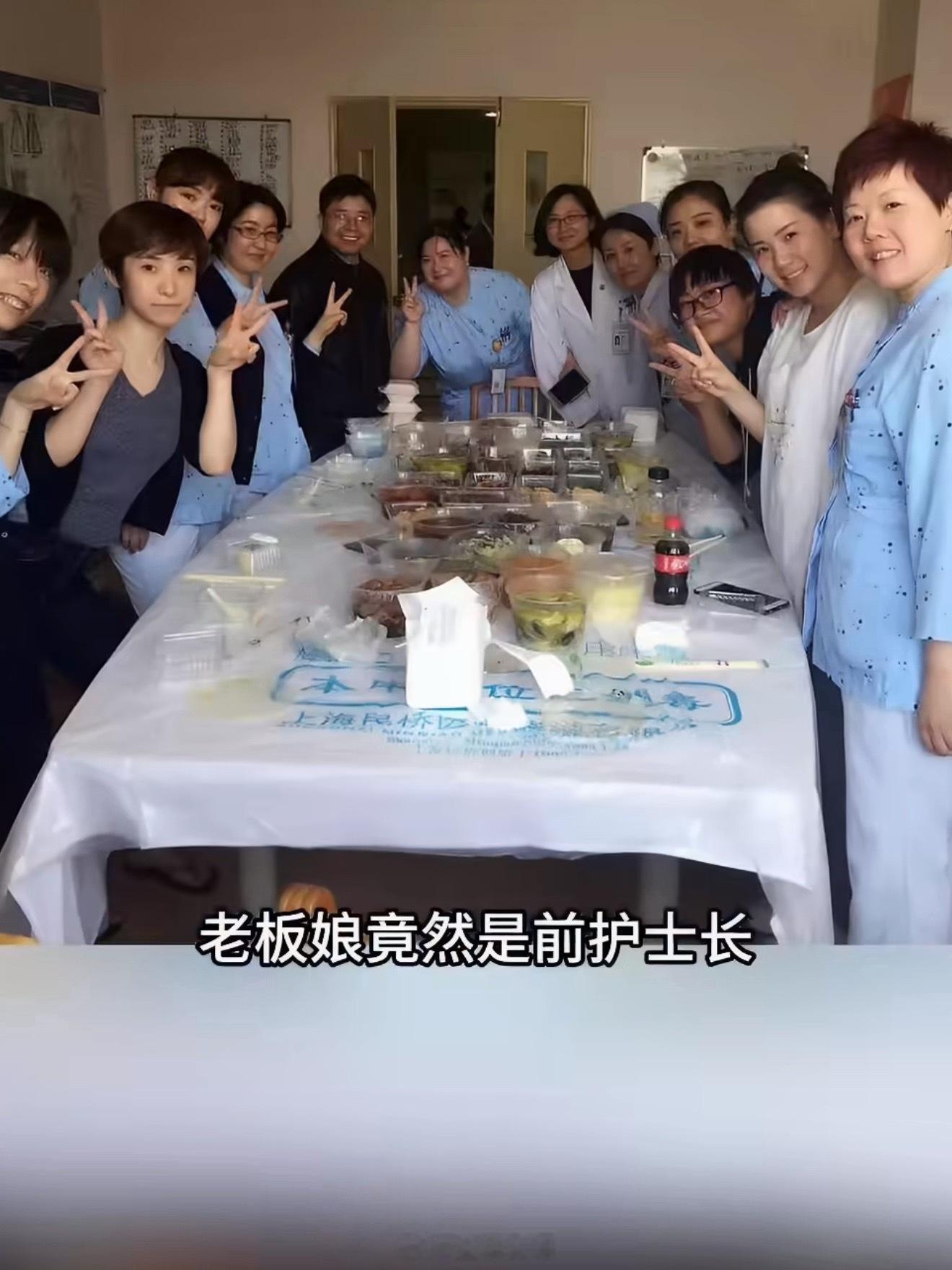 上海护士辞职卖西餐被医生自发捧火从前守病房照料病人，如今开小店用心待客，前护士长