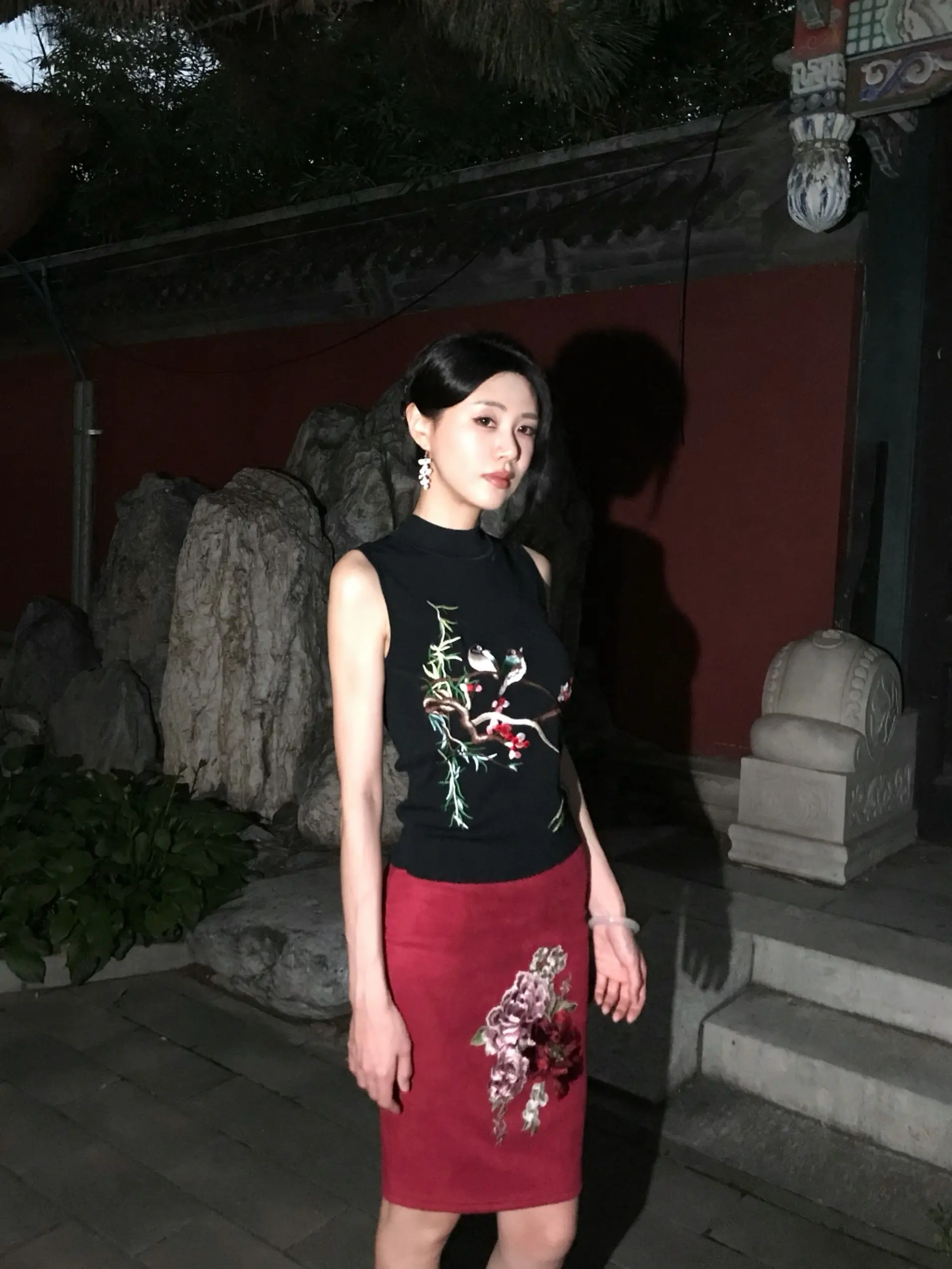 中国女人当然穿新中式。