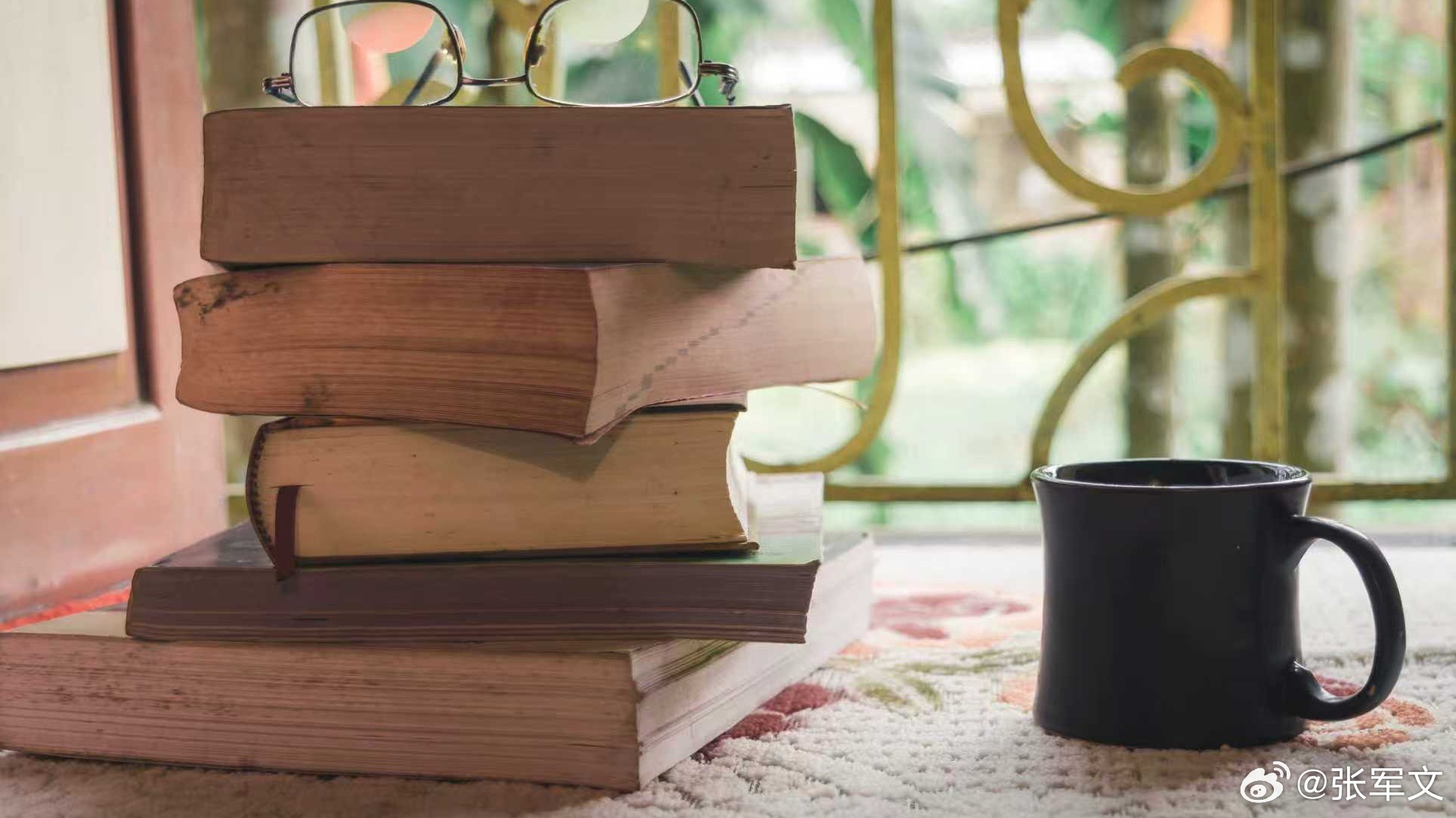 无与伦比的阅读质感我的私人宝藏书单书评 最近读完毕淑敏的《愿你与这世界温暖相拥》