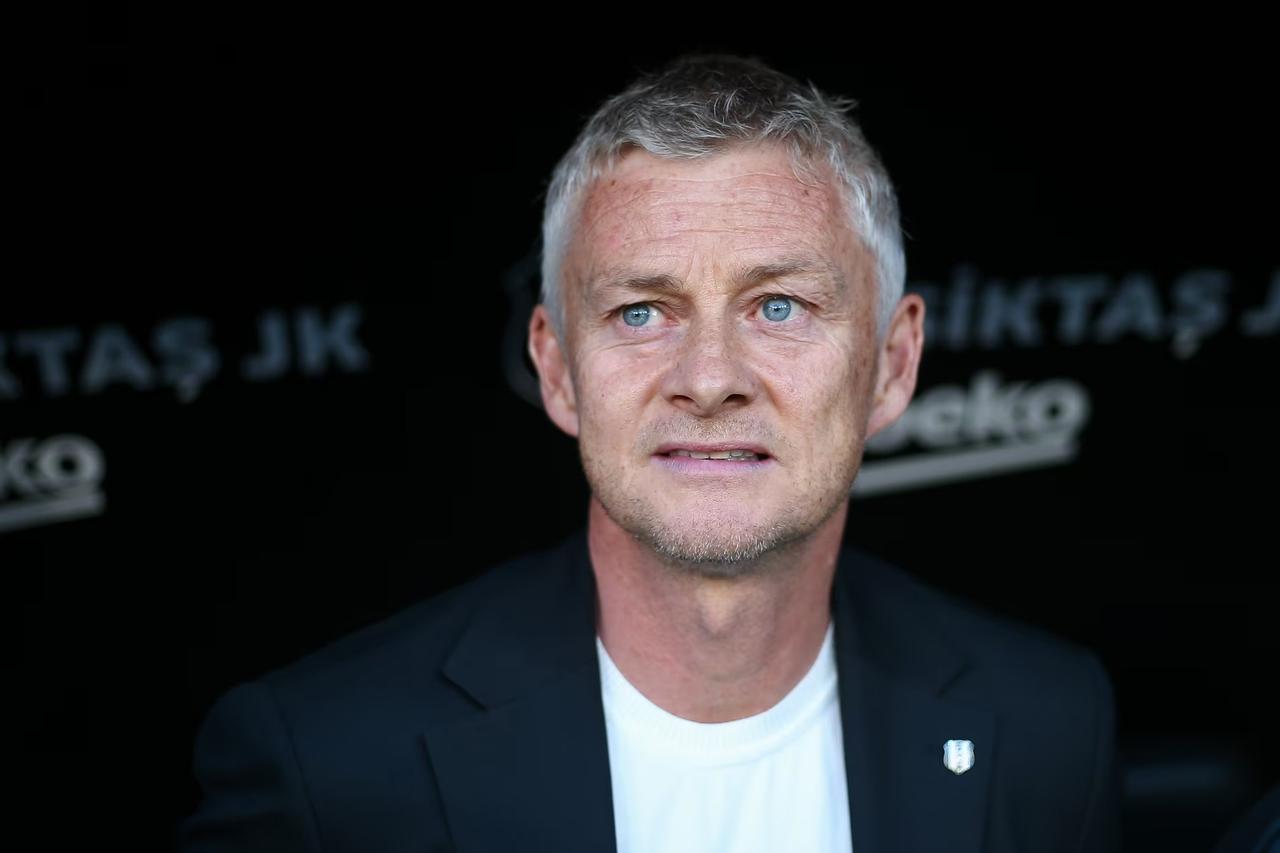 【谁来接班】据瑞典足球媒体Fotboll Direkt报道，在解雇托马森后，瑞典