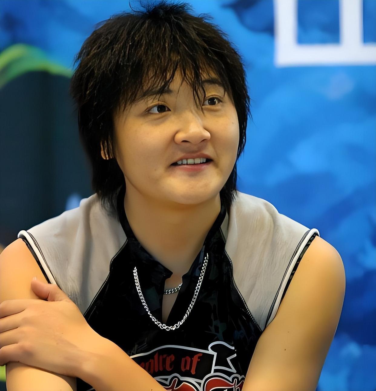 歌坛一哥58岁的孙楠，租住徐州农家小院，月租不过几百元，日子过得很有烟火气。
孙