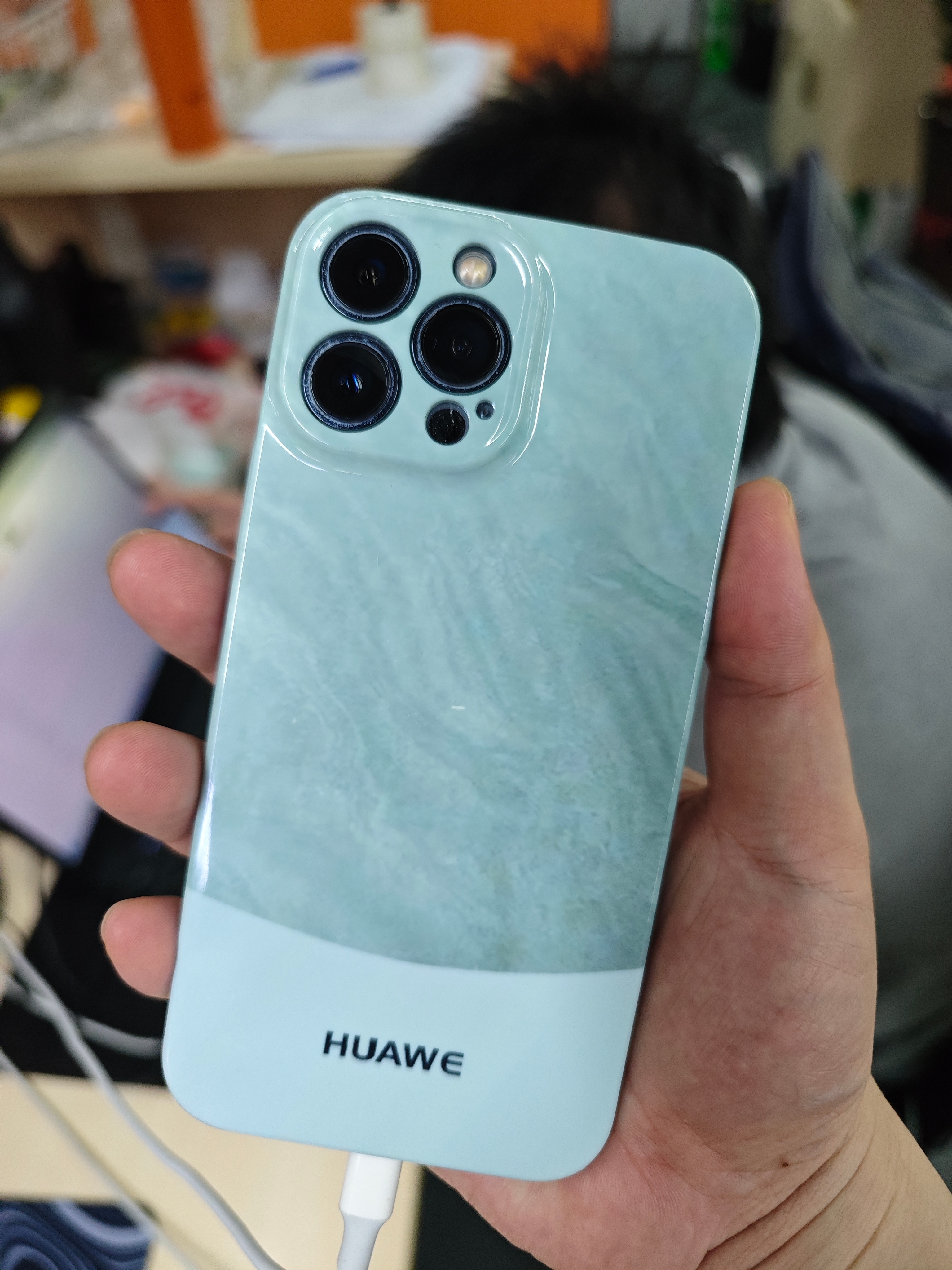 遇到一个买不到华为Mate60，然后买个壳的小伙子[求饶] ​​​