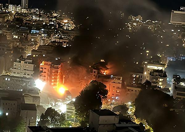 快讯：美军优势失效！伊朗低成本战术直击命门，特朗普陷入两难
 
美以联合对伊朗发