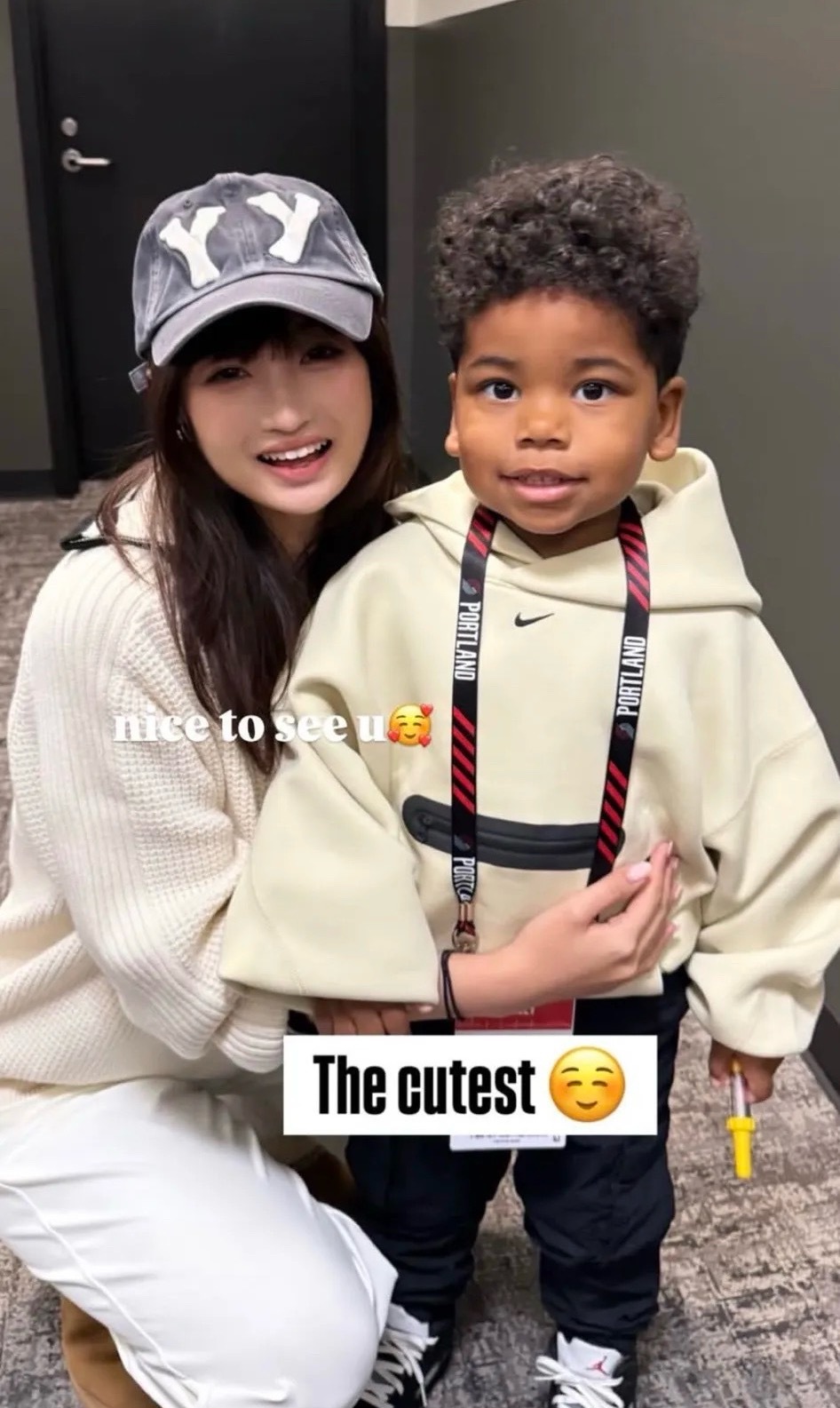 大哥利拉德发社交媒体更新了几张杨瀚森女友和他儿子的合影 