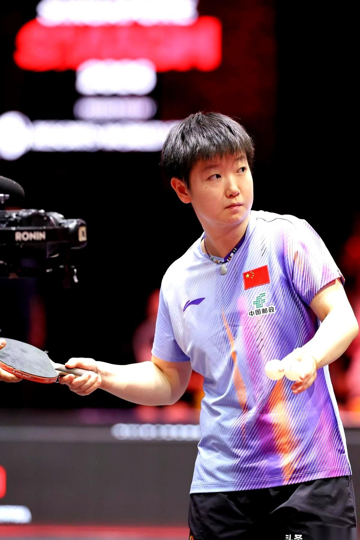 澳门世界杯这一天，空气都快凝固了。
先是王艺迪，一个0比4，被人干净利落扫地出门