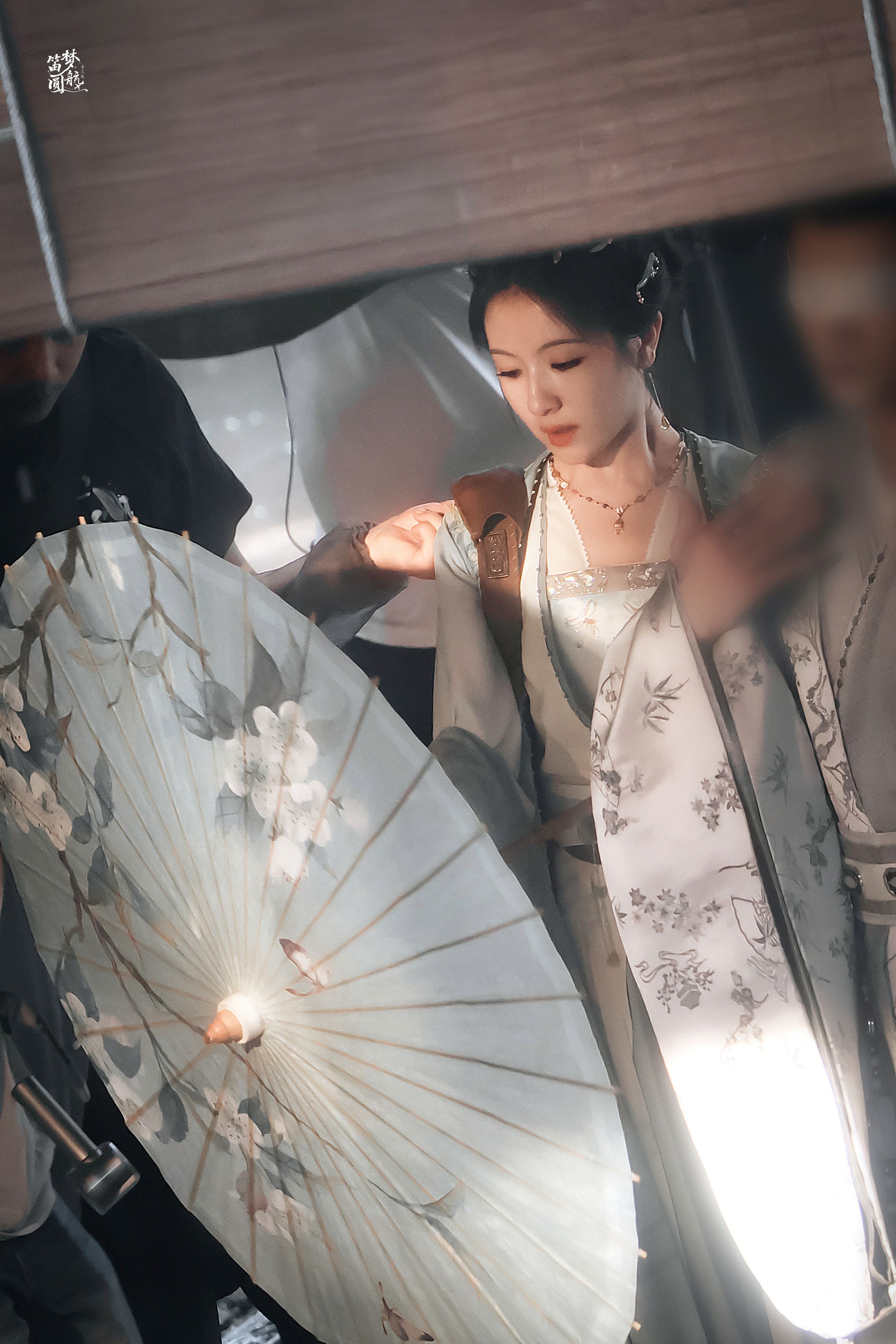 李兰迪《朝雪录》路透好喜欢妹妹在这部剧里的妆造[好喜欢]素雅但灵动~秦莞能不能快