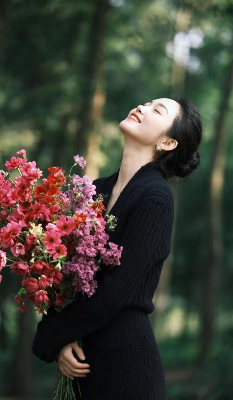 偶尔留点时间，在自己喜欢的状态里，努力，松弛，尽力，随意