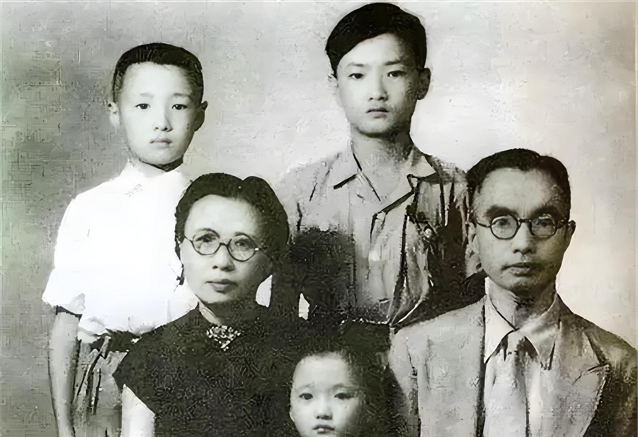 朱自清长子被执行死刑33年后，法院：判决纯属错判，决定撤销原判。
 
2018年