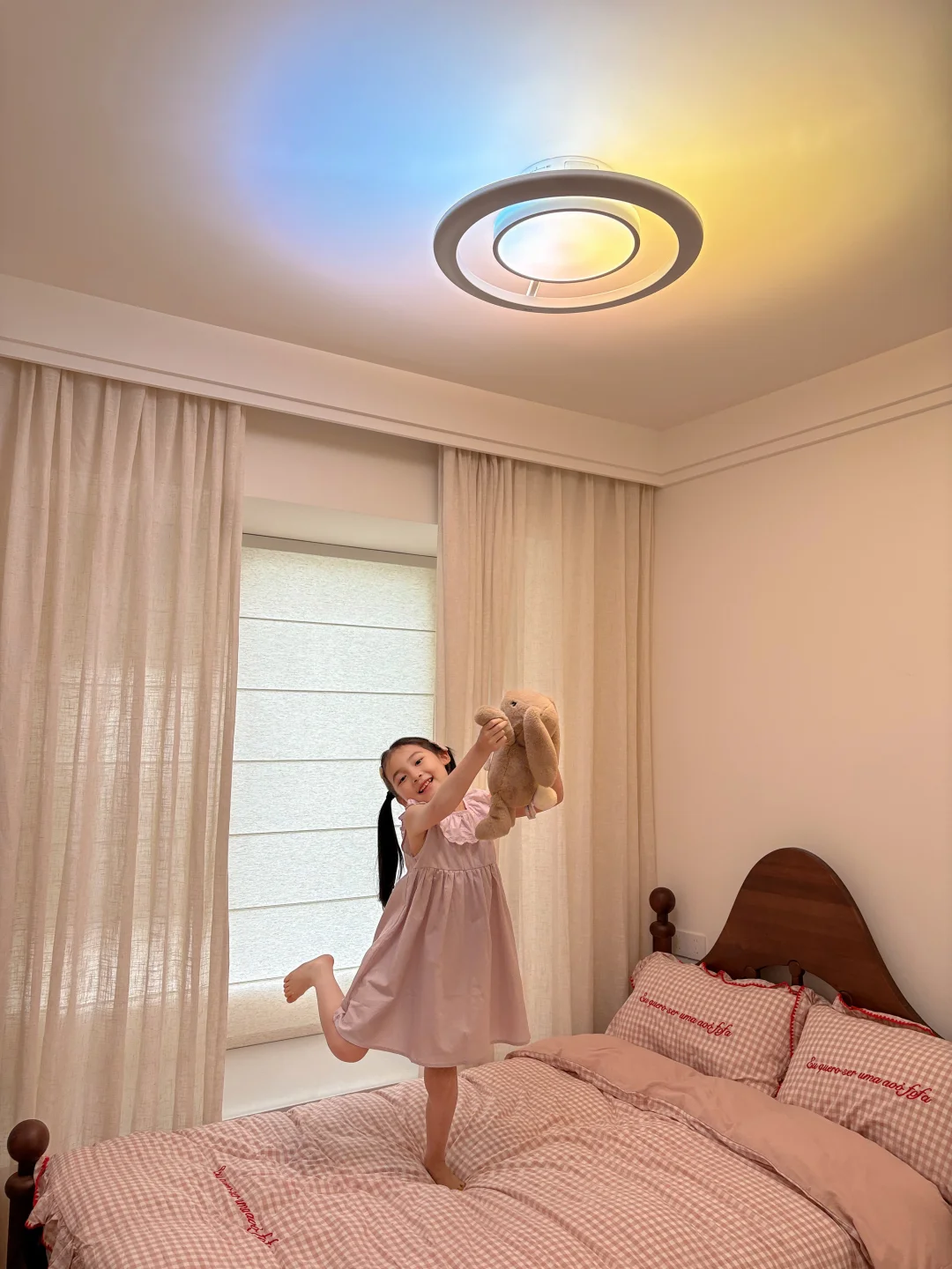6岁女儿的儿童房｜选对灯老母亲直接解放双手