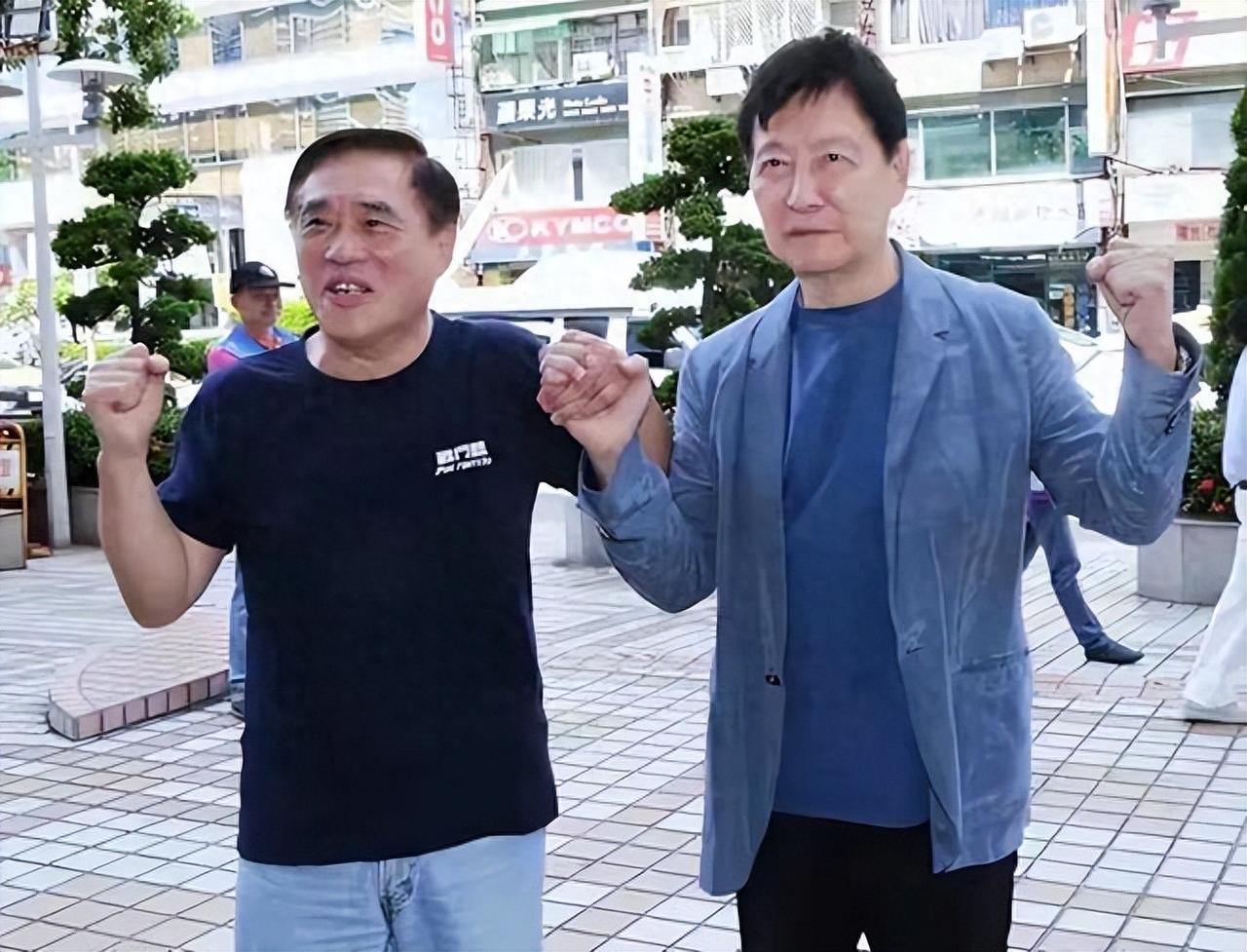 台湾政坛出现奇观，蓝绿罕见联手，痛打郑丽文，历史哥仗义执言！
10月的台湾，比往