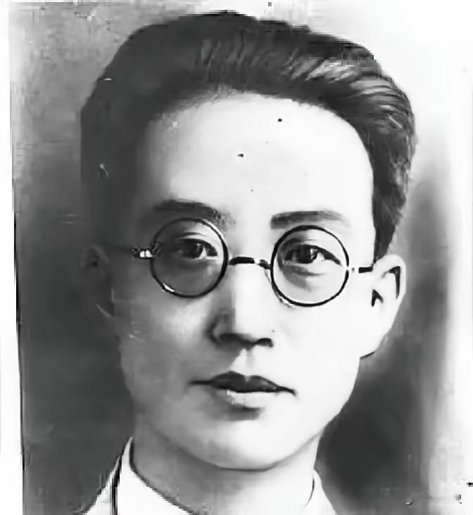 1929年，莫斯科。瞿秋白的亲弟弟瞿景白，突然在苏联“人间蒸发”，令瞿秋白心痛不