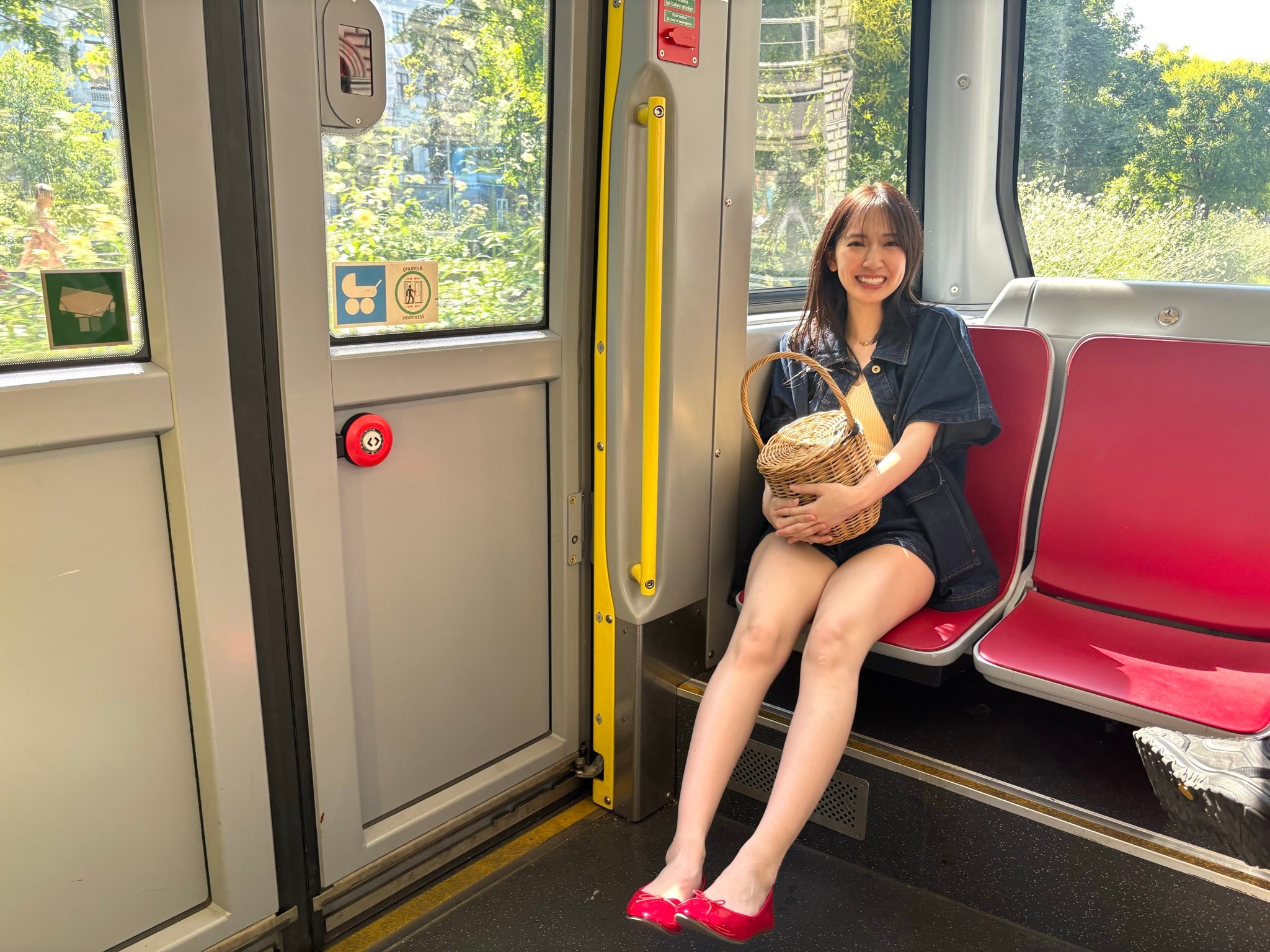 金村美玖[超话]金村美玖 🍣オフショット公開🍣お久しぶりのこちらの衣装💁?
