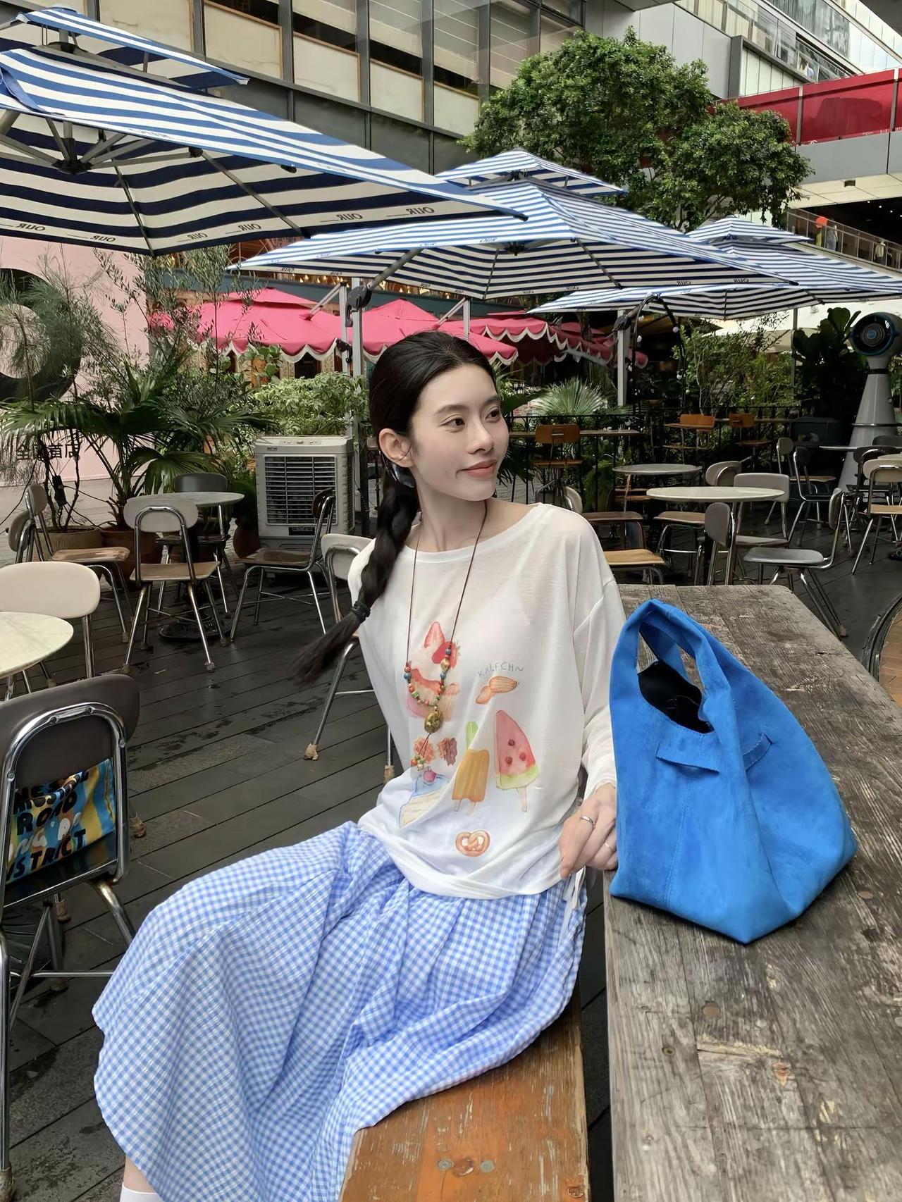我唱的不够动人 你别皱眉
