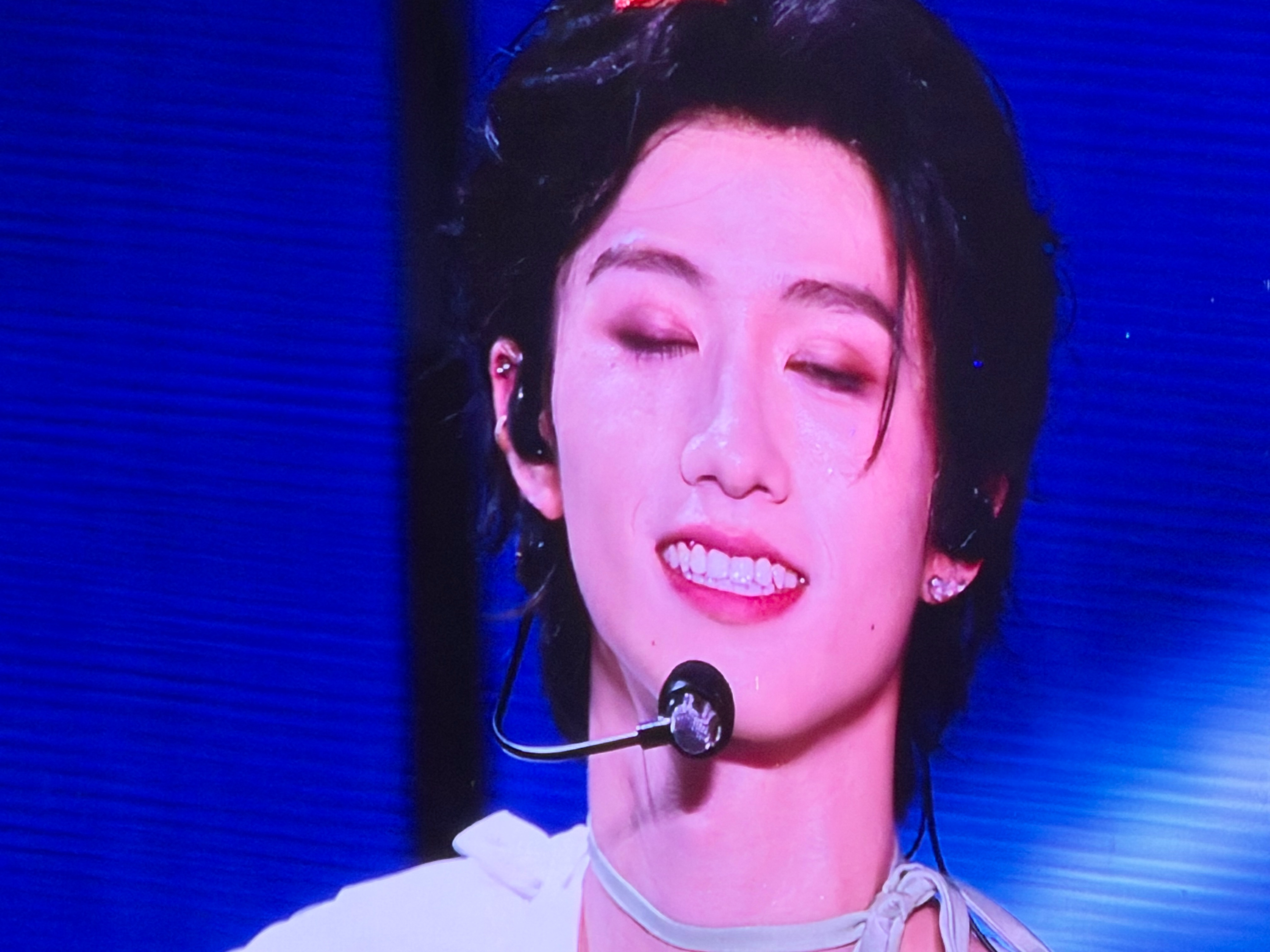 朱志鑫 谁能懂这个咬下唇👄 