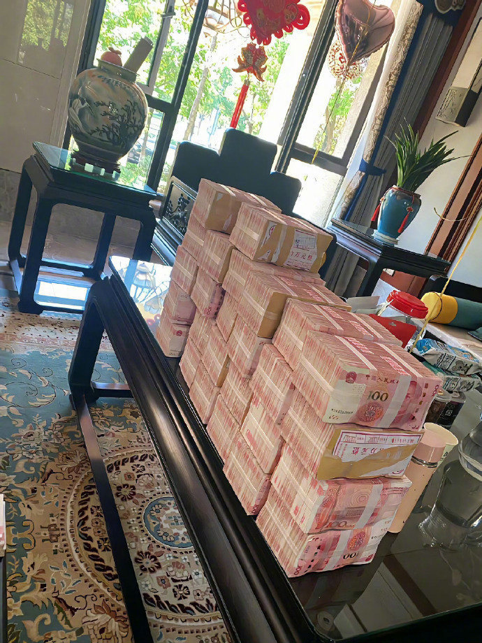 你是富婆命,你会变的越来越有钱！ ​​​