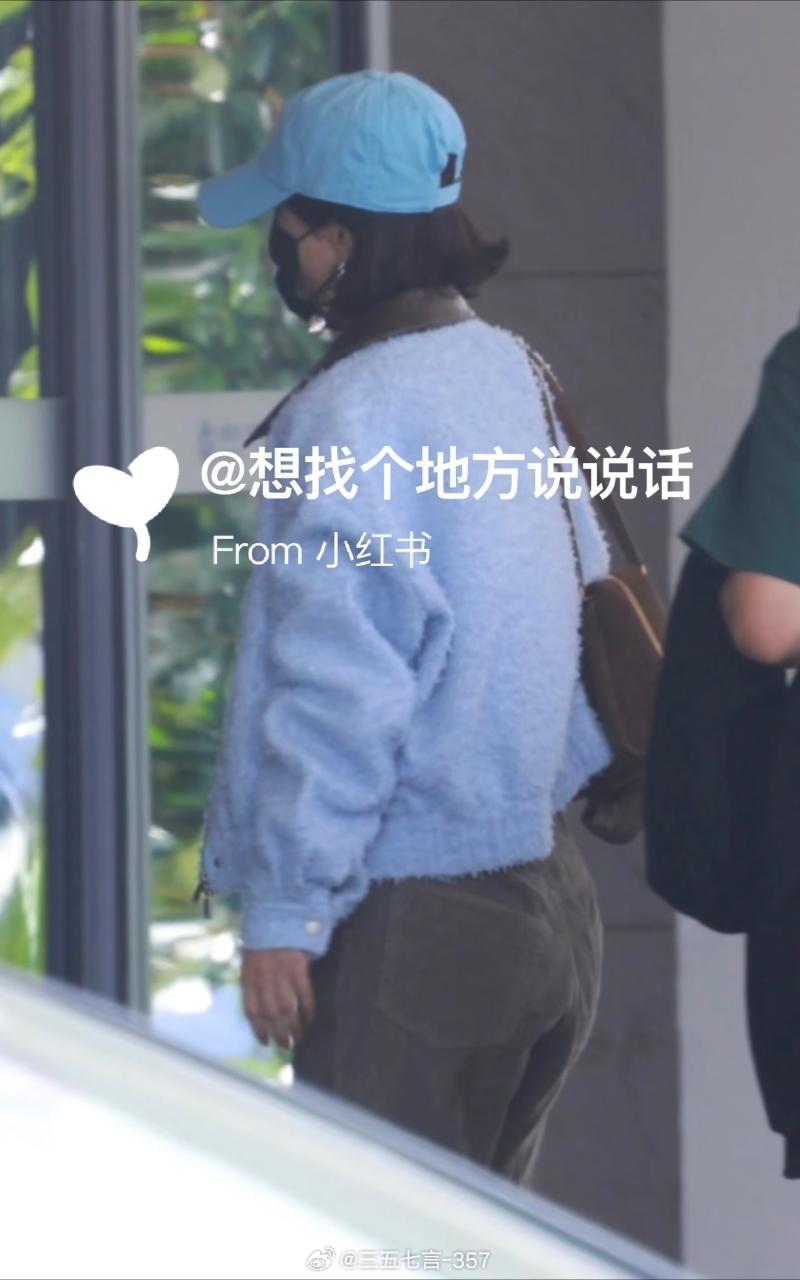 赵丽颖最新机场路透 ​​​