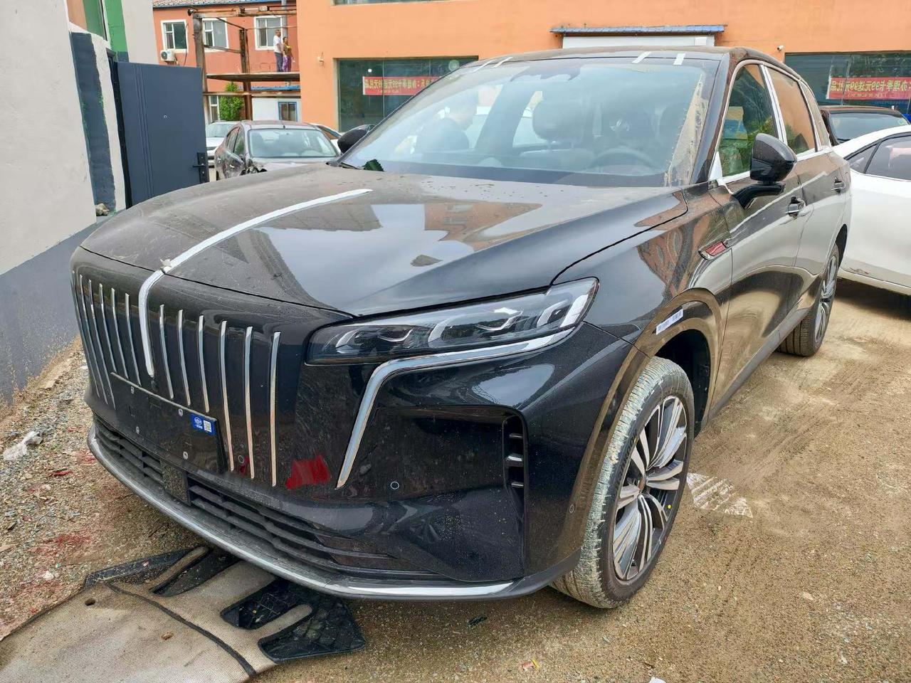 红旗HS6 PHEV 240 智混版
指导价:198800 轻微运损已修复，质保