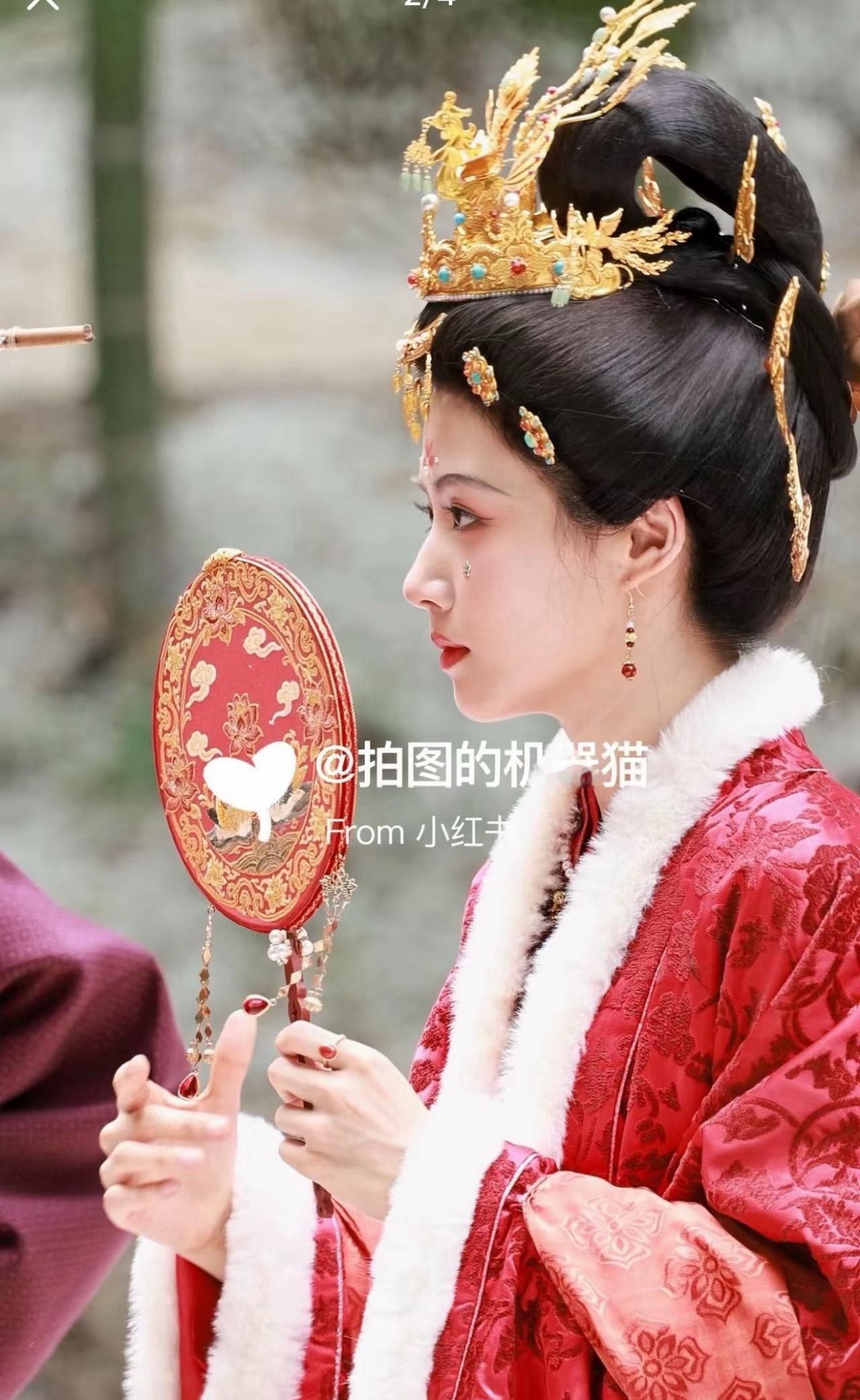 妈呀我咋才刷到！！这个侧脸好绝 ​​​