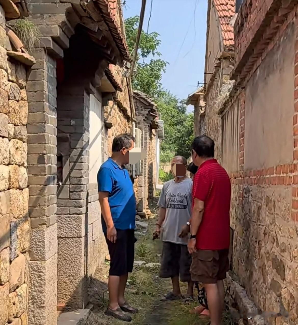 我老公说：男人的寻根意识远远强于女人[呲牙]

昨天，和老公一起回农村老家，恰遇